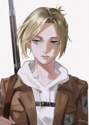 Rule 34 | 1girl, annie leonhart, blonde hair, blue eyes, brown jacket, chest belt, expressionless, highres, holding strap, hood, hoodie, jacket, looking to the side, parted bangs, pocket, roru (lol dessin), shingeki no kyojin, short hair, sideways glance, signature, simple background, solo, upper body, weapon, weapon on back, white background, white hoodie