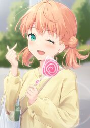 Rule 34 | 1girl, ;d, absurdres, aqua eyes, bag, blurry, blurry background, blush, borrowed hairstyle, candy, cardigan, commentary request, crossed bangs, double bun, finger heart, food, hair bun, highres, hinoshita kaho, lens flare, link! like! love live!, lollipop, long sleeves, looking at viewer, love live!, medium hair, nirei nozomi, one eye closed, open mouth, orange hair, plastic bag, romaji commentary, shoulder bag, smile, solo, swirl lollipop, twintails, voice actor connection, wrapped lollipop, yellow cardigan, yutuki ame
