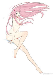 Rule 34 | 10s, 1girl, aqua eyes, arm at side, barefoot, breasts, completely nude, convenient censoring, darling in the franxx, full body, greetload, hair censor, highres, horns, leg up, long hair, long legs, medium breasts, mouth hold, nude, pink hair, plantar flexion, simple background, solo, very long hair, weibo watermark, white background, zero two (darling in the franxx)