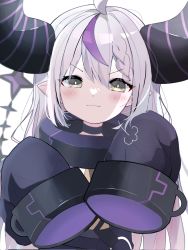 Rule 34 | ahoge, blush, braid, choker, closed mouth, collar, demon horns, dot nose, grey hair, hair between eyes, hands in sleeves, hands up, highres, hololive, holox, horns, la+ darknesss, long hair, multicolored hair, nocchi (r ws2l), pointy ears, purple hair, purple neckwear, simple background, smug, striped horns, tail, two-tone hair, very long sleeves, virtual youtuber, white background, yellow eyes