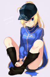 Rule 34 | 1girl, ;(, ahoge, artoria pendragon (all), artoria pendragon (fate), baseball cap, black footwear, black hat, blonde hair, blue eyes, blue jacket, blue scarf, blush, boots, character name, closed mouth, cross-laced footwear, fate (series), hair between eyes, hat, hati105, highres, indian style, jacket, knee boots, knees up, lace-up boots, long sleeves, mysterious heroine x (fate), rojiura satsuki : chapter heroine sanctuary, saber (fate), scarf, shoelaces, short hair, sitting, solo, spread legs, thighs, track jacket, tsurime