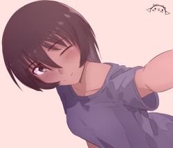 Rule 34 | 1girl, ;), absurdres, arm at side, artist logo, artist name, azumanga daiou, blush, breasts, brown eyes, brown hair, casual, closed mouth, collarbone, commentary, dark-skinned female, dark skin, dutch angle, english commentary, hair between eyes, highres, kagura (azumanga daioh), kurumimi birb, long bangs, medium breasts, one eye closed, outstretched arm, purple shirt, reaching, reaching towards viewer, selfie, shirt, short hair, short sleeves, signature, simple background, smile, solo, t-shirt, tan, upper body, white background