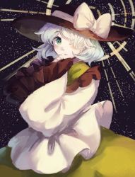 Rule 34 | 1girl, black background, black hat, bow, commentary request, dress, frilled sleeves, frills, green eyes, hat, hat bow, heart, heart-shaped pupils, komeiji koishi, mushiao, short hair, silver hair, solo, symbol-shaped pupils, touhou, white bow, yellow dress