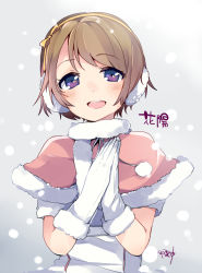 Rule 34 | 10s, 1girl, :d, blush, brown hair, capelet, character name, gloves, hairband, koizumi hanayo, looking at viewer, love live!, love live! school idol project, open mouth, purple eyes, short hair, smile, snow, snow halation, solo, taneda yuuta, white gloves