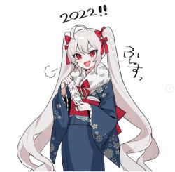 Rule 34 | 1girl, 2022, ahoge, azur lane, blue kimono, blush, bow, fang, female focus, floral print, fur collar, grey hair, hair between eyes, hair bow, hair ornament, holding, holding paper, japanese clothes, kimono, long hair, long sleeves, looking at viewer, new year, ohisashiburi, omikuji, open mouth, paper, red eyes, simple background, smile, smirk, solo, twintails, upper body, valiant (azur lane), wide sleeves