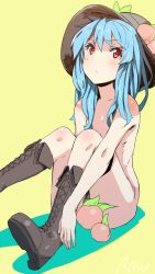 Rule 34 | 1girl, black hat, blue hair, boots, brown footwear, flat chest, food, fruit, hat, highres, hinanawi tenshi, kaw194, knees up, long hair, looking at viewer, no nose, nude, peach, red eyes, simple background, sitting, solo, touhou, yellow background