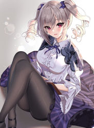 1girl, ankle strap, bangs, black capelet, black footwear, black legwear, blue bow, blue ribbon, blush, book, book on lap, bow, breasts, capelet, center frills, collared shirt, commentary request, crossed ankles, eyebrows visible through hair, feet out of frame, frilled skirt, frills, gradient, gradient background, grey background, grey hair, hair between eyes, hair bow, head tilt, highres, idolmaster, idolmaster cinderella girls, idolmaster cinderella girls starlight stage, juliet sleeves, kanzaki ranko, knees up, lace, lace-trimmed skirt, lace trim, legs together, lens flare, long sleeves, looking at viewer, medium breasts, medium hair, neck ribbon, open book, pantyhose, parted lips, puffy sleeves, purple bow, purple neckwear, purple ribbon, purple skirt, red eyes, ribbon, ringlets, shiny, shiny clothes, shiny legwear, shirt, shoes, silver hair, sitting, skirt, smile, solo, sparkle, spread skirt, striped, striped bow, sutoroa, thighband pantyhose, tied hair, tsurime, twintails, vertical-striped skirt, vertical stripes, white background, white shirt, wide sleeves, wing collar