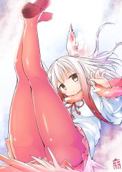 Rule 34 | 10s, 1girl, ass, expressionless, fur trim, head wings, highres, japanese crested ibis (kemono friends), kemono friends, legs, legs up, long hair, long sleeves, looking at viewer, lying, mary janes, multicolored hair, on back, pantyhose, red footwear, red hair, shirasagi rokuwa, shoes, simple background, skirt, solo, two-tone hair, white hair, wings, yellow eyes