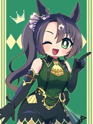 Rule 34 | 1girl, absurdres, animal ears, black hair, blush, breasts, detached sleeves, green background, green eyes, hair between eyes, hair ornament, highres, horse ears, horse girl, looking at viewer, medium breasts, one eye closed, open mouth, satono crown (umamusume), scrunchie, side ponytail, solo, sumikawa8v, umamusume