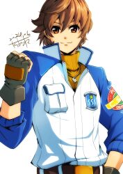 Rule 34 | 1boy, akane kazami, ao no kiseki, brown eyes, brown hair, dated, dog tags, double-parted bangs, eiyuu densetsu, fingerless gloves, gloves, hair between eyes, hand on own hip, highres, jacket, lloyd bannings, mullet, portrait, raised fist, short hair, signature, simple background, solo, uniform, upper body, white background, zero no kiseki