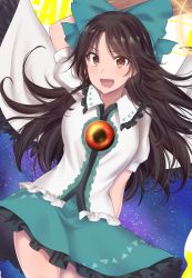 Rule 34 | &gt;:d, 1girl, :d, arm cannon, asa (coco), bird wings, black hair, black wings, blush, bow, brown eyes, cape, cowboy shot, green bow, green skirt, hair bow, long hair, looking at viewer, open mouth, puffy short sleeves, puffy sleeves, reiuji utsuho, shirt, short sleeves, skirt, smile, solo, third eye, touhou, v-shaped eyebrows, weapon, white shirt, wings