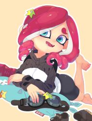 Rule 34 | 1girl, ass, barefoot, bike shorts, black shorts, black sleeves, blue eyes, curly hair, fangs, feet, goggles, highres, leg up, legs, looking at viewer, lying, minamidena, nintendo, octoling, octoling girl, octoling player character, on stomach, open mouth, red hair, shirt, short hair, shorts, smile, solo, splatoon (series), suction cups, tentacle hair, thighs, toes, unworn goggles, white shirt