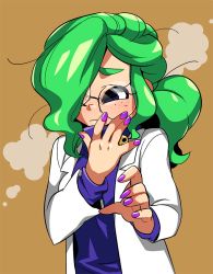 Rule 34 | 1girl, 2018, arms (game), blue eyes, brown background, dr. coyle, freckles, green hair, hair over one eye, hands up, lab coat, nail polish, nekobayashi (nekoforest), nintendo, ponytail, purple nails, solo, upper body, aged down