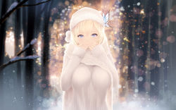 Rule 34 | 1girl, blonde hair, blue eyes, boku wa tomodachi ga sukunai, butterfly hair ornament, cait aron, forest, hair ornament, hands up, hat, highres, holding, holding clothes, holding scarf, kashiwazaki sena, looking at viewer, nature, outdoors, scarf, smile, snow, solo, sweater, upper body, white hat, white sweater