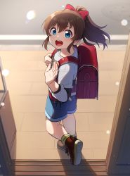 Rule 34 | 1girl, aged down, backpack, bag, blue eyes, blue shorts, blurry, blurry background, blush, bow, brown hair, child, commentary, day, depth of field, hair bow, highres, idolmaster, idolmaster million live!, kamille (vcx68), light particles, long hair, long sleeves, looking at viewer, looking back, open mouth, outdoors, ponytail, randoseru, red bag, red bow, red footwear, road, satake minako, shirt, shoes, shorts, sidelocks, smile, socks, solo, standing, street, teeth, upper teeth only, waving, white shirt, yellow socks