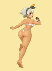 Rule 34 | 1girl, ass, bare arms, bare shoulders, bea (pokemon), bikini, black hairband, breasts, butt crack, cleavage, creatures (company), dark-skinned female, dark skin, full body, fundoshi, game freak, gloves, grey eyes, gym leader, hair between eyes, hairband, highres, japanese clothes, large breasts, looking at viewer, looking back, navel, nintendo, pokemon, pokemon swsh, short hair, silver hair, simple background, single glove, solo, sports bra, strapless, strapless bikini, swimsuit, tof, underwear, white background, yellow background
