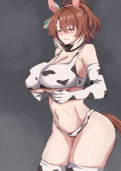 1girl absurdres aki_(mmtghdak) alternate_costume animal_ears animal_print bikini blush breast_lift breasts brown_hair commentary cow_ears cow_print cow_print_bikini cow_print_gloves cow_print_thighhighs cowboy_shot dantsu_flame_(umamusume) ear_covers elbow_gloves gloves grey_background grin hair_between_eyes highres horse_ears horse_girl horse_tail large_breasts long_bangs looking_at_viewer nose_blush print_bikini print_gloves print_thighhighs shiny_skin short_hair smile solo swimsuit tail thighhighs umamusume underboob yellow_eyes