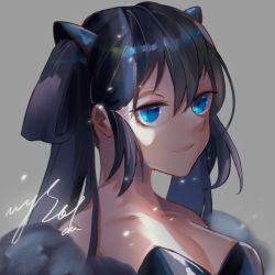 Rule 34 | 1girl, armpit crease, black hair, blue eyes, breasts, collarbone, grey background, hair between eyes, light rays, long hair, mysoda, open mouth, original, puffy sleeves, signature, simple background, slit pupils, smile, solo, twintails, upper body