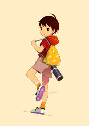 Rule 34 | 1boy, ahoge, bag, bandaid, bandaid on knee, bandaid on leg, beige background, bottle, brown eyes, brown hair, brown shorts, child, commentary request, hood, hood down, looking at viewer, looking back, male focus, md5 mismatch, noeyebrow (mauve), open mouth, orange socks, original, red shirt, resolution mismatch, shirt, shoes, short sleeves, shorts, signature, simple background, sneakers, socks, solo, source larger, star (symbol), tan, tanline, thermos