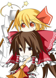 2girls anger_vein ascot biting blonde_hair bow brown_eyes brown_hair detached_sleeves gohei hair_bow hair_tubes hakurei_reimu head_biting hitting long_hair looking_at_viewer multiple_girls parted_lips red_eyes rumia shiki_(gjmatpw) short_hair simple_background star_(symbol) touhou white_background