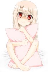 1girl barefoot blonde_hair blush commentary_request fate/grand_order fate/kaleid_liner_prisma_illya fate_(series) full_body hair_between_eyes highres hugging_object illyasviel_von_einzbern leg_lock long_hair looking_at_viewer miporinrpg nude on_bed pillow pillow_hug pink_pillow red_eyes red_hair simple_background sitting solo wavy_mouth white_background