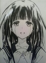 Rule 34 | 1girl, blunt bangs, chitanda eru, choppy bangs, collarbone, commentary, crying, crying with eyes open, eyelashes, greyscale, highres, holding, holding paper, hyouka, long hair, looking at viewer, monochrome, open mouth, paper, sailor collar, school uniform, serafuku, solo, spanish commentary, tareme, teardrop, tears, teo arts 432, traditional media, upper body