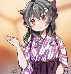 Rule 34 | 1girl, alternate costume, alternate hairstyle, bashamichi, black hair, bow, commentary request, dated, employee uniform, hair bow, hair down, hair flaps, hair ornament, hairclip, hakama, japanese clothes, jingei (kancolle), kantai collection, kirisawa juuzou, leaning to the side, long hair, looking at viewer, purple bow, purple hakama, red eyes, solo, twitter username, uniform, upper body, waitress, yagasuri
