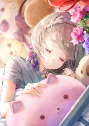 Rule 34 | 1girl, :3, absurdres, bad id, bad pixiv id, blue bow, blurry, blurry foreground, bow, braid, briar rose (sinoalice), commentary request, depth of field, dutch angle, closed eyes, facing viewer, flower, grey hair, grey shirt, hair bow, highres, hoshizaki reita, leaf, lying, on side, pink flower, shirt, short sleeves, signature, sinoalice, sleeping, smile, solo