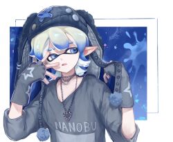 Rule 34 | 1boy, black headwear, blue background, blue eyes, blue hair, border, commentary, cwikuliv, eyebrow cut, fingerless gloves, gloves, grey gloves, grey shirt, inkling, inkling boy, inkling player character, male focus, medium hair, multiple necklaces, nintendo, open mouth, outside border, pointy ears, print gloves, shirt, simple background, solo, splatoon (series), splatoon 3, symbol-only commentary, tentacle hair, thick eyebrows, white border
