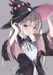 Rule 34 | 1girl, asumi sena, cattleya regina games, grey background, hair ornament, hat, highres, looking at viewer, multicolored hair, pink hair, pome charo, red eyes, solo, streaked hair, twintails, virtual youtuber, vspo!, witch hat, x hair ornament