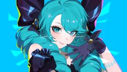 Rule 34 | 1girl, artist name, black hair, black sleeves, bow, closed mouth, detached sleeves, gloves, green background, green eyes, green hair, gwen (league of legends), hair bow, hand up, highres, league of legends, long hair, portrait, puffy short sleeves, puffy sleeves, purple gloves, short sleeves, simple background, smile, solo, wosashimi