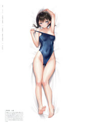 Rule 34 | 1girl, arm up, bare shoulders, barefoot, bed sheet, blue eyes, breasts, brown hair, cameltoe, cleft of venus, collarbone, competition swimsuit, covered navel, highres, looking at viewer, lying, medium breasts, mignon, on back, one-piece swimsuit, original, oshiego-chan (mignon), pulled by self, simple background, smile, solo, swimsuit, thighs, toes