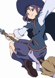 Rule 34 | 10s, 1girl, anime coloring, arai hiroki, arm up, avery (little witch academia), broom, broom riding, capelet, commentary, hair ornament, hairclip, hat, highres, little witch academia, looking at viewer, purple hair, school uniform, smile, solid oval eyes, solo, white background, witch, witch hat