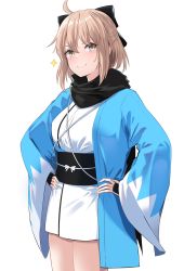 Rule 34 | 1girl, absurdres, ahoge, black scarf, blonde hair, blush, bow, closed mouth, commentary request, fate/grand order, fate (series), green eyes, hair between eyes, hair bow, half updo, hands on own hips, haori, highres, japanese clothes, kimono, koha-ace, looking at viewer, nigori (keydoor), obi, okita souji (fate), okita souji (koha-ace), sash, scarf, shinsengumi, simple background, smile, smug, solo, thighs, white background, white kimono, wide sleeves