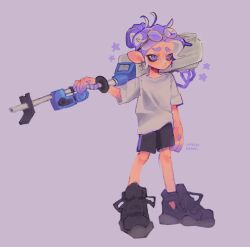 Rule 34 | 1boy, black footwear, black shorts, closed mouth, commentary, cross, cross earrings, e-liter 4k (splatoon), earrings, english commentary, eyewear on head, full body, grey shirt, gun, high tops, highres, holding, holding gun, holding weapon, jewelry, kiedoqi, male focus, nintendo, octoling, octoling boy, octoling player character, ponytail, purple background, purple eyes, purple hair, round eyewear, shirt, shoes, short hair, shorts, simple background, sneakers, solo, splatoon (series), splatoon 3, standing, star (symbol), tentacle hair, thick eyebrows, weapon