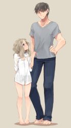 Rule 34 | 1boy, 1girl, barefoot, blue eyes, blush, brown hair, chibikko (morihito), denim, eyebrows, full body, height difference, highres, jeans, long hair, morihito, original, pants, shirt, shorts, simple background, smile, thick eyebrows, thighs
