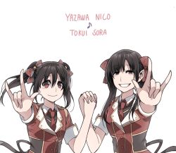 Rule 34 | 10s, 2girls, black hair, bokura no live kimi to no life, bow, character name, clipe, grin, hair bow, holding hands, image sample, love live!, love live! school idol project, multiple girls, necktie, red bow, red neckwear, short sleeves, simple background, smile, tokui sora, twintails, upper body, voice actor connection, white background, yazawa nico