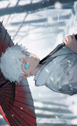 Rule 34 | 1boy, aged down, blue eyes, blurry, blurry background, closed mouth, deltapork, expressionless, gojou satoru, hair between eyes, highres, holding, holding umbrella, japanese clothes, jujutsu kaisen, kimono, looking at viewer, male focus, outdoors, red umbrella, short hair, snow, snowing, solo, umbrella, upper body, white hair, white kimono
