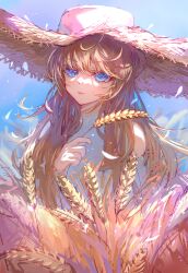 Rule 34 | 1girl, absurdres, blonde hair, blue eyes, blue sky, closed mouth, dress, hat, hay, highres, holding, lips, long hair, looking at viewer, original, outdoors, sky, sleeveless, sleeveless dress, smile, solo, straw hat, summer, sundress, upper body, white dress, yuyinloujin