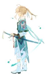 1boy blonde_hair blue_coat chammpaki chinese_clothes coat commentary from_side full_body highres honkai:_star_rail honkai_(series) katana looking_to_the_side male_focus medium_hair pants ponytail sidelocks simple_background smile solo sword weapon white_background white_footwear white_pants yanqing_(honkai:_star_rail) yellow_eyes