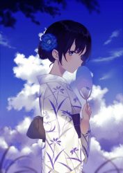 Rule 34 | 1girl, achiki, bad id, bad twitter id, black hair, black sash, blue flower, blue sky, blurry, cloud, cloudy sky, day, depth of field, floral print, flower, from side, grass, hair flower, hair ornament, hand fan, holding, holding fan, japanese clothes, kimono, long sleeves, looking at viewer, original, outdoors, profile, sash, shade, short hair, sky, solo, sunlight, white kimono
