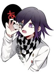 Rule 34 | 2boys, absurdres, ahoge, black background, black hair, black scarf, buttons, checkered clothes, checkered scarf, chibi, commentary request, cropped torso, danganronpa (series), danganronpa v3: killing harmony, flipped hair, hair between eyes, highres, holding, holding person, imminent vore, jacket, long sleeves, male focus, multiple boys, open mouth, purple eyes, purple hair, qiao xing, saihara shuichi, scarf, short hair, simple background, teeth, translated, upper teeth only, white background, white scarf