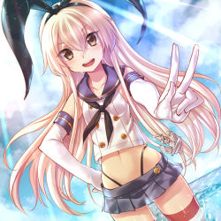 Rule 34 | 10s, 1girl, anchor hair ornament, blonde hair, blue skirt, blue sky, brown eyes, cloud, day, elbow gloves, eyebrows, gloves, hair ornament, hairband, hand on own hip, kantai collection, light rays, long hair, looking at viewer, navel, ocean, outdoors, shimakaze (kancolle), skirt, sky, smile, solo, striped clothes, striped thighhighs, sunbeam, sunlight, thighhighs, thong, tsuru ringo, v, white gloves