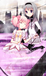 10s 2girls akemi_homura akemi_homura_(magical_girl) gloves highres kaname_madoka kaname_madoka_(magical_girl) long_hair magical_girl mahou_shoujo_madoka_magica mahou_shoujo_madoka_magica_(anime) meiya_neon multiple_girls pantyhose pink_hair rain short_hair