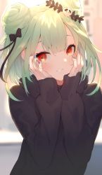 Rule 34 | 1girl, alternate costume, black sweater, blurry, blurry background, bow, contrapposto, double bun, green hair, grin, hair bow, hair ornament, highres, hinata (hinata-ur), hololive, looking at viewer, nail art, parted lips, red eyes, skull hair ornament, sleeves past wrists, smile, solo, sweater, upper body, uruha rushia, virtual youtuber, yandere trance