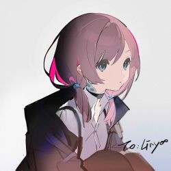 Rule 34 | 1girl, arknights, black choker, black jacket, black legwear, blouse, blue eyes, blue poison (arknights), choker, collared shirt, gift art, grey background, jacket, knees up, medium hair, open clothes, open jacket, pink hair, scales, shirt, short twintails, simple background, sitting, solo, twintails, white shirt, yukuso (dabiandang)