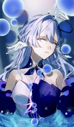 Rule 34 | 1girl, ^ ^, absurdres, bare shoulders, blue choker, choker, closed eyes, commentary, detached sleeves, dress, e miya, head wings, highres, honkai: star rail, honkai (series), parted lips, partially submerged, purple hair, robin (honkai: star rail), solo, spoilers, strapless, strapless dress, water, wings
