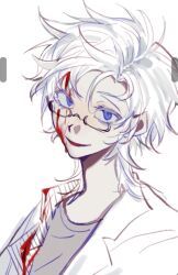 Rule 34 | 1boy, 3s 3s, blood, blood on clothes, blood on face, blue eyes, glasses, grey shirt, highres, kanou aogu, lab coat, looking at viewer, male focus, open mouth, saibou shinkyoku, sanpaku, shirt, short hair, simple background, smile, solo, white background, white hair
