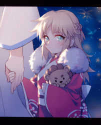 Rule 34 | 1girl, absurdres, aerial fireworks, aged down, blonde hair, blush, braid, closed mouth, fate/grand order, fate (series), fireworks, fur collar, green eyes, highres, holding hands, japanese clothes, kimono, letterboxed, long hair, long sleeves, looking at viewer, mordred (fate), mordred (fate/apocrypha), night, night sky, obi, hugging object, outdoors, pon de lion, print kimono, red kimono, sash, sky, solo, solo focus, wide sleeves, yorukun
