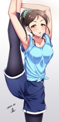 Rule 34 | 1girl, armpits, arms up, ayase honoka, black leggings, blue shirt, blue shorts, blush, bow, bra strap, breasts, brown hair, cleavage, collarbone, cowboy shot, dated, dot nose, green scrunchie, grey background, gym shorts, hair bow, hair ornament, hair scrunchie, highres, holding own foot, idolmaster, idolmaster cinderella girls, idolmaster cinderella girls starlight stage, leg lift, leg up, leggings, long hair, looking at viewer, medium breasts, open mouth, ponytail, scrunchie, shirt, short sleeves, shorts, signature, smile, solo, spread legs, standing, standing on one leg, sweat, tied shirt, yellow eyes, yoohi
